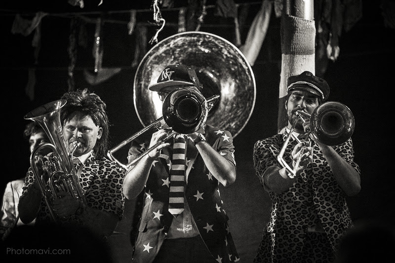 Concert d'ouverture de la 8e édition du festival  FOR EN SON avec Pink It Black, Les Vilains Chicots, Dumb and Brass, Letton Pussies et Coco Fanfare Club.